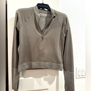 Lululemon Rest Less size 6 cropped, 1/2 zip